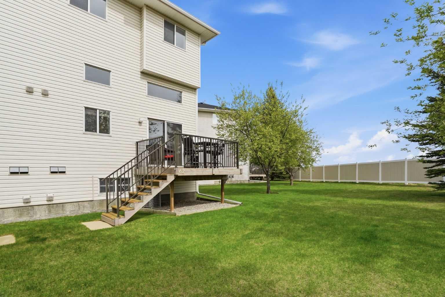 62 Country Hills Cove NW