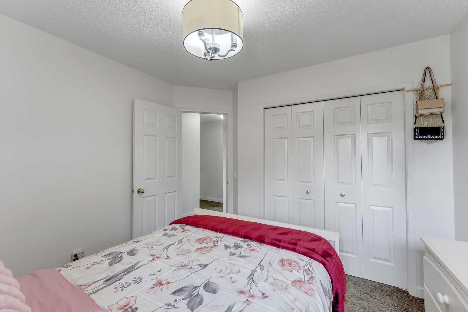 280140 Township Road 241A  