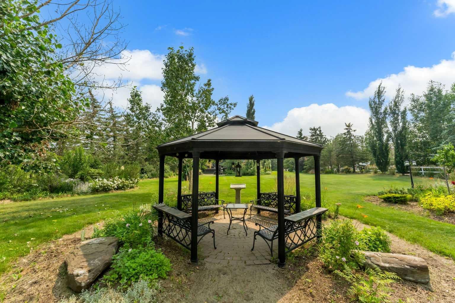280140 Township Road 241A  