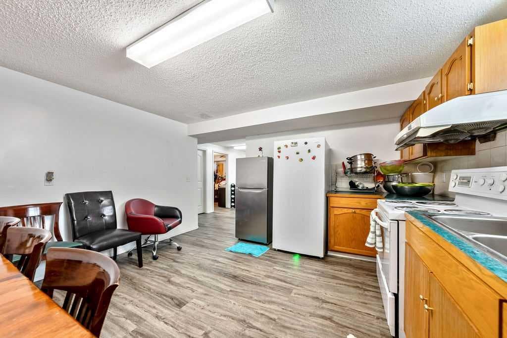 318 Applewood Drive SE