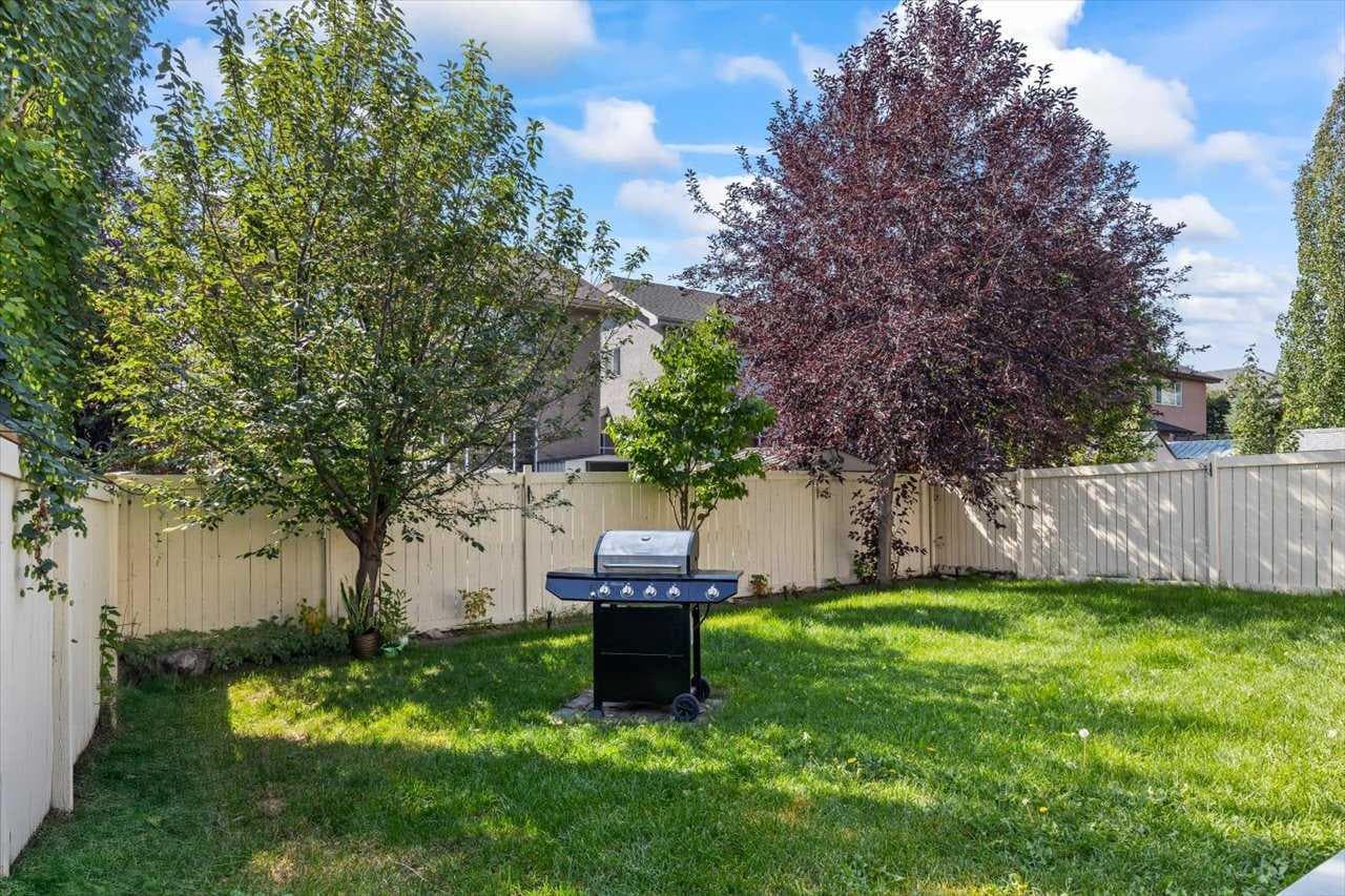 57 Everwillow Boulevard SW