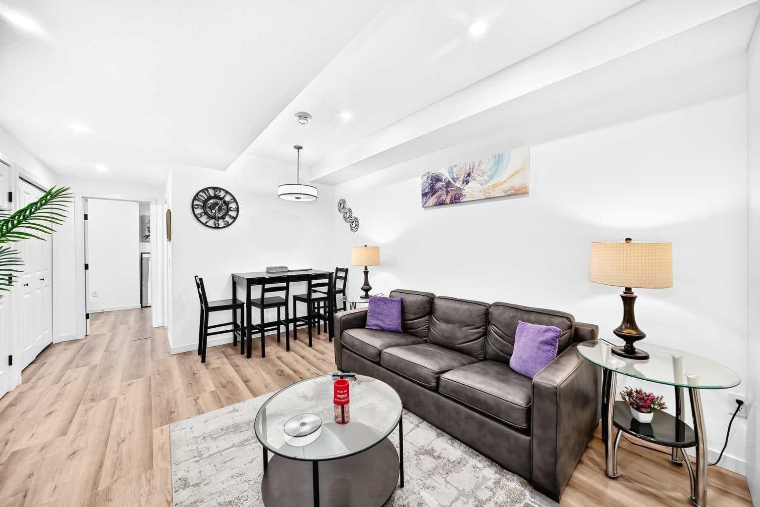 224 CORNER MEADOWS Way 