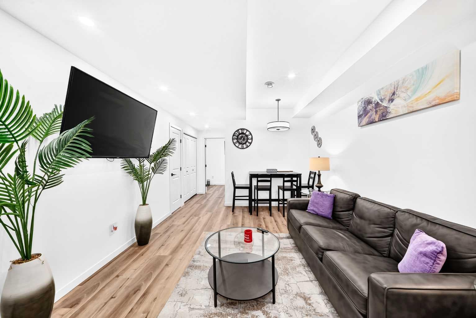 224 CORNER MEADOWS Way 