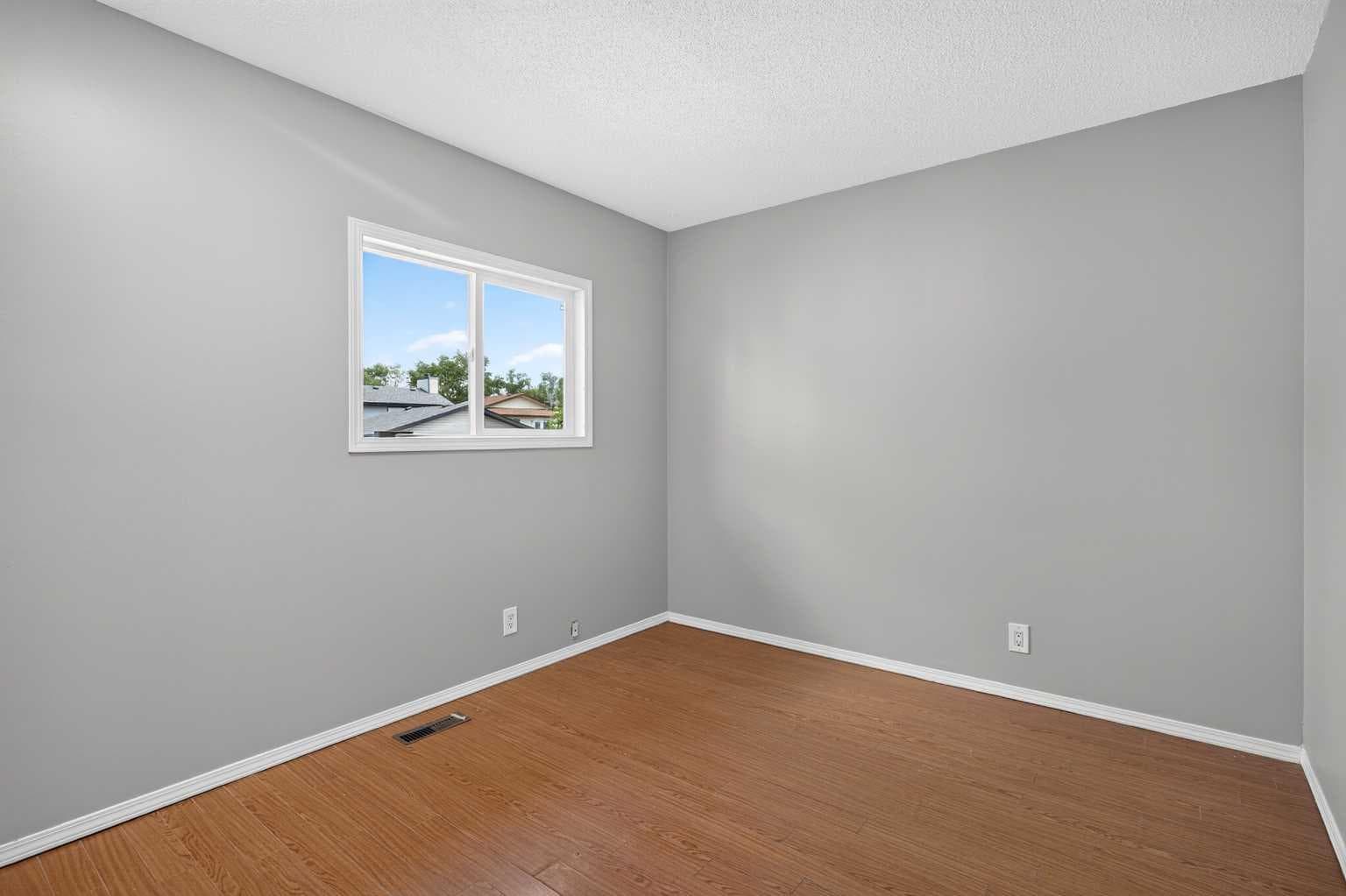 258 Summerwood Place SE