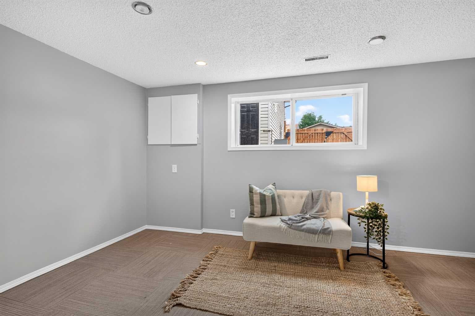 258 Summerwood Place SE