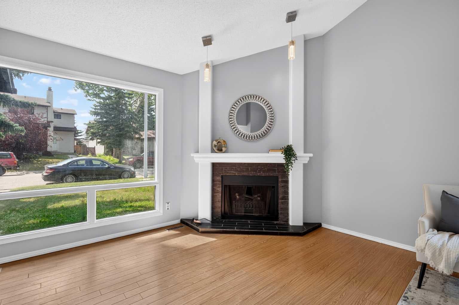 258 Summerwood Place SE