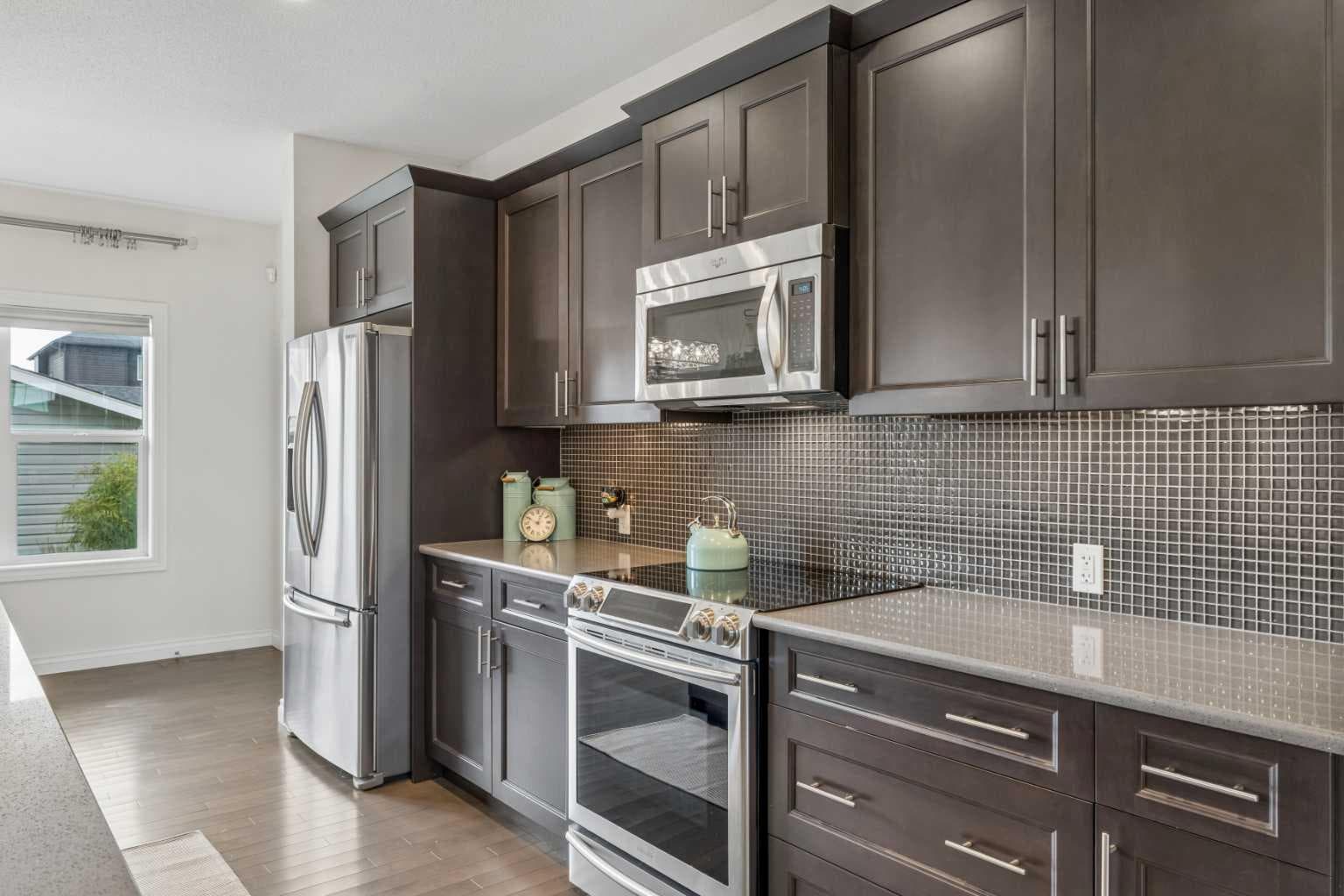 11 Legacy Crescent SE