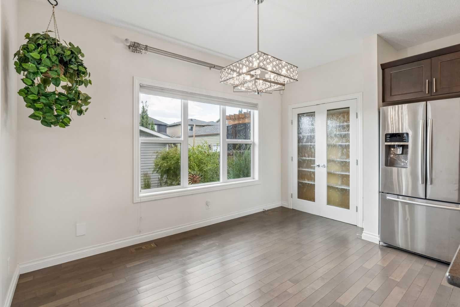 11 Legacy Crescent SE