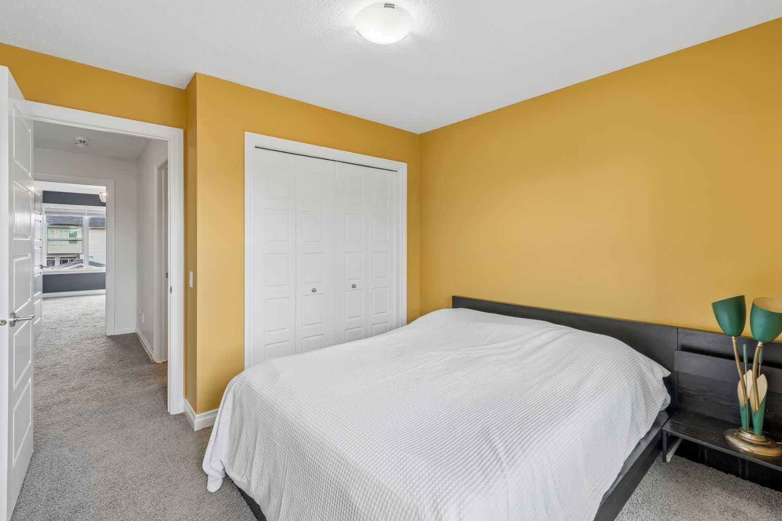 11 Legacy Crescent SE