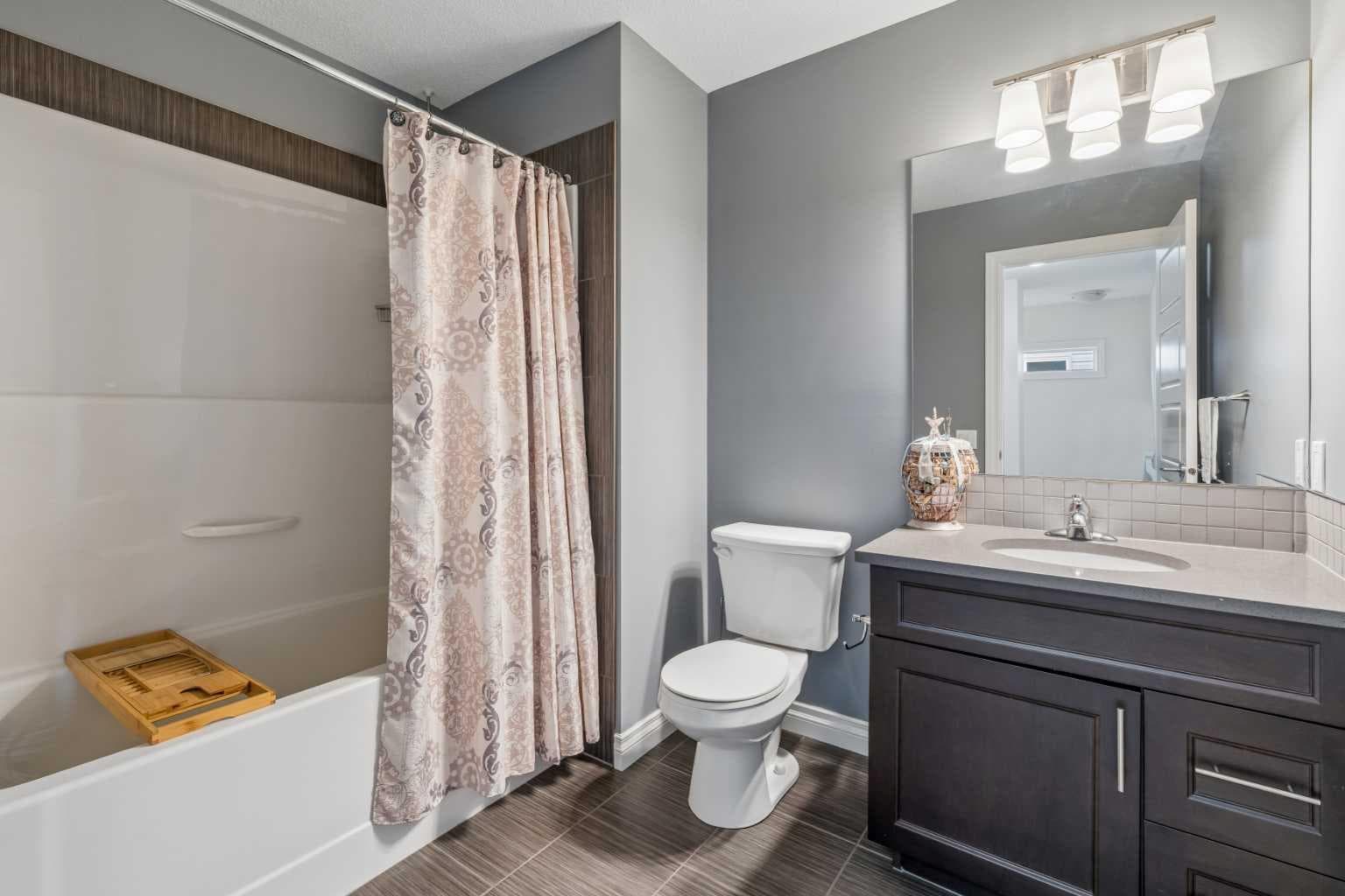 11 Legacy Crescent SE