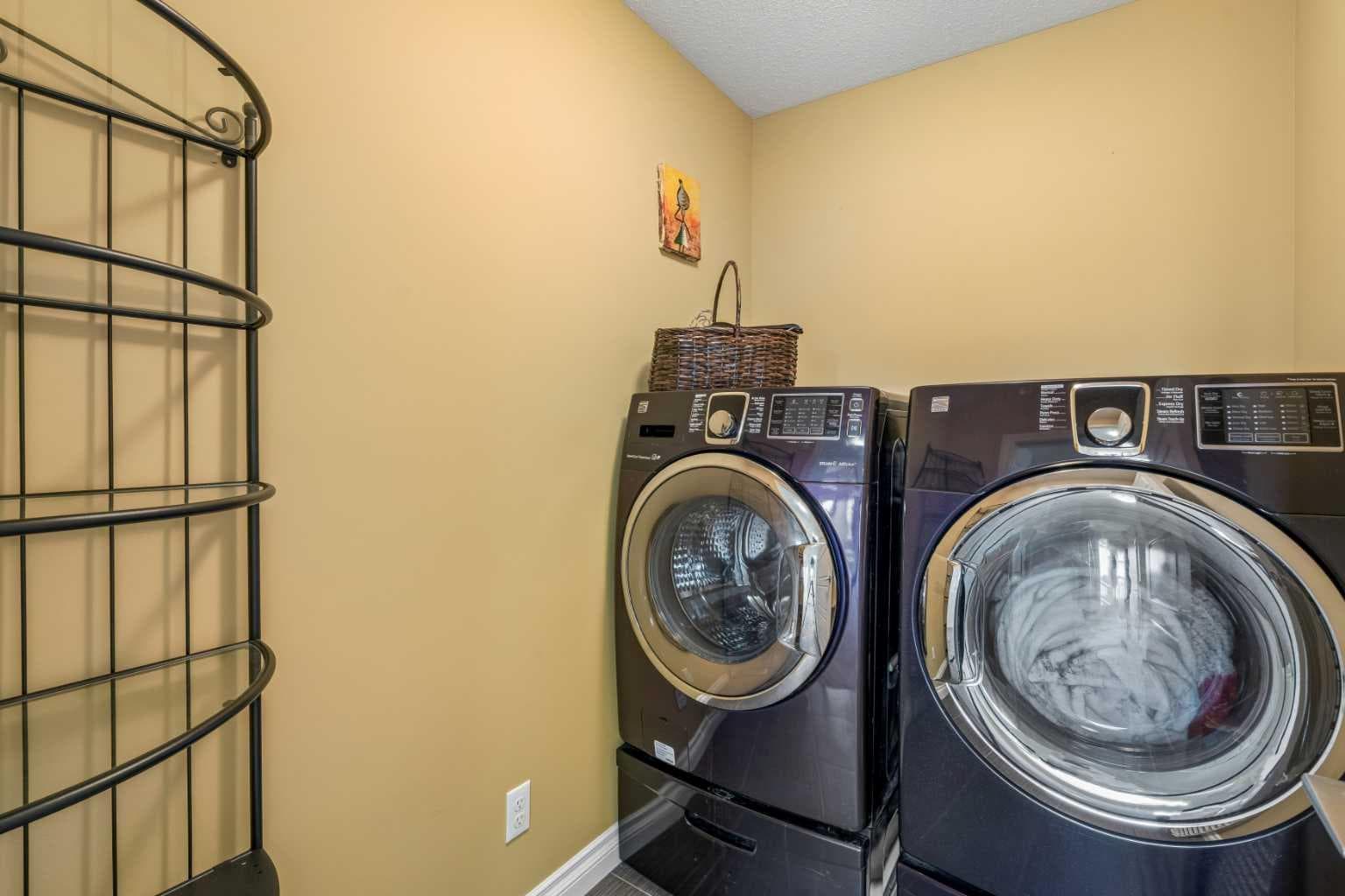 11 Legacy Crescent SE