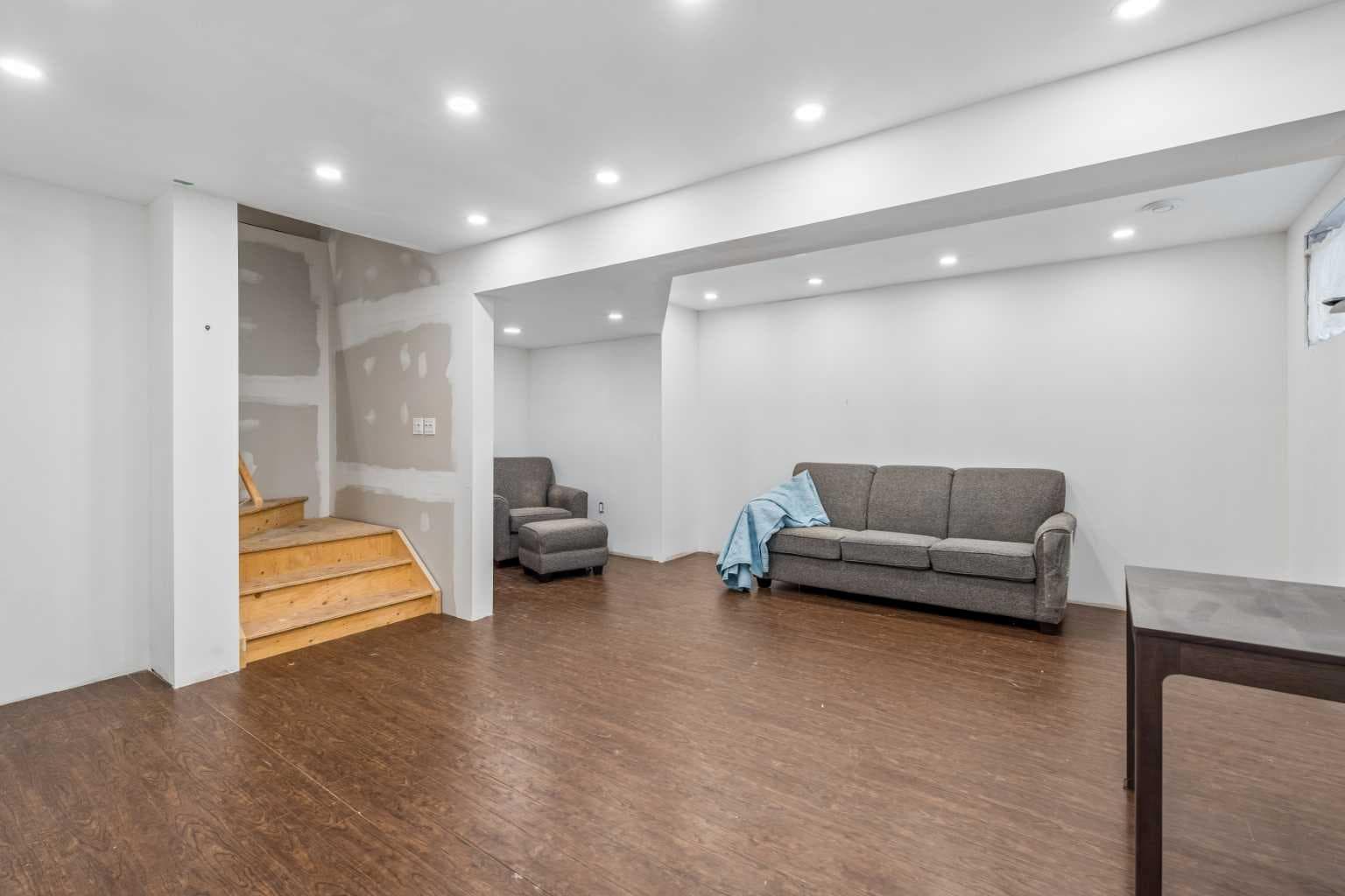 11 Legacy Crescent SE