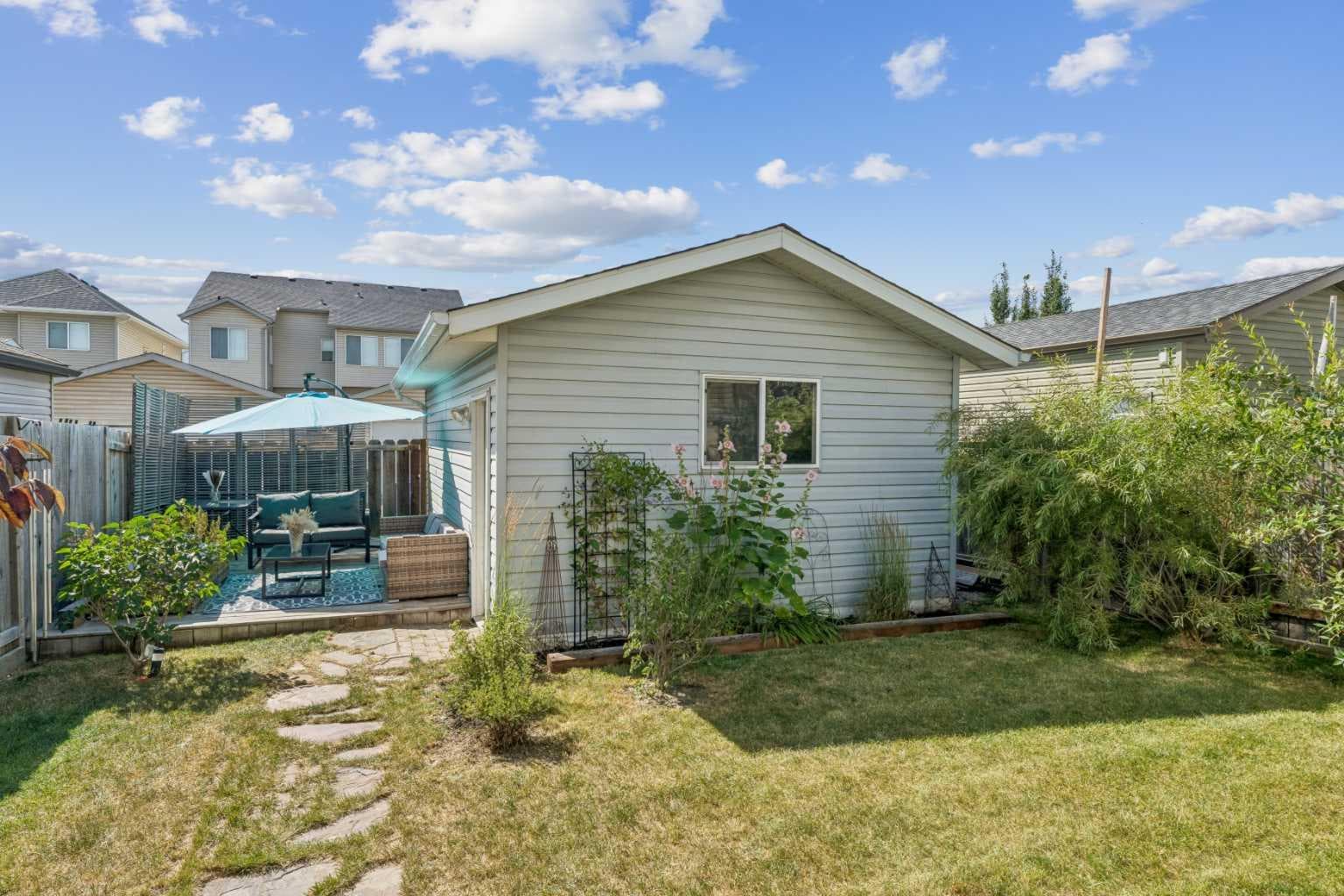 11 Legacy Crescent SE