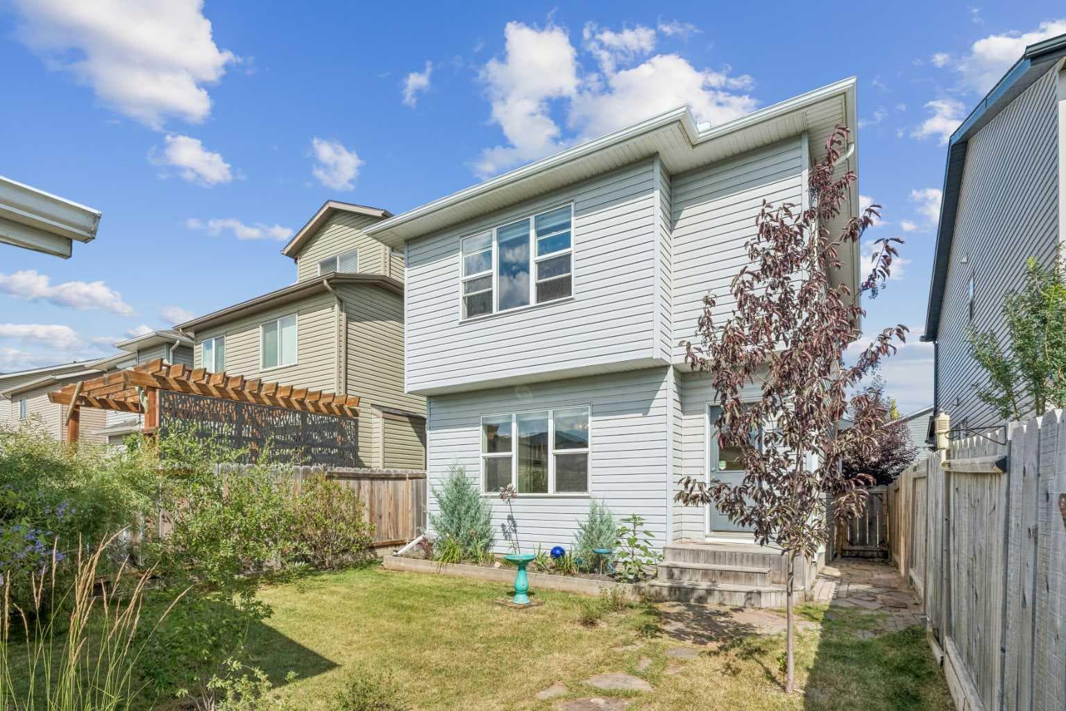 11 Legacy Crescent SE