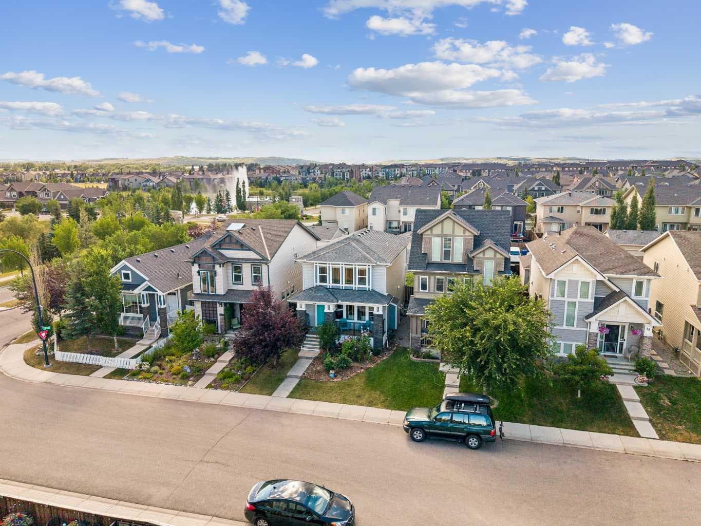 11 Legacy Crescent SE