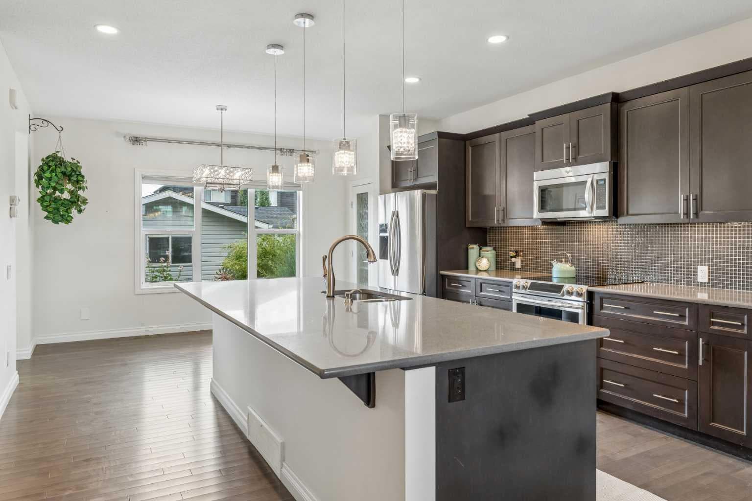 11 Legacy Crescent SE