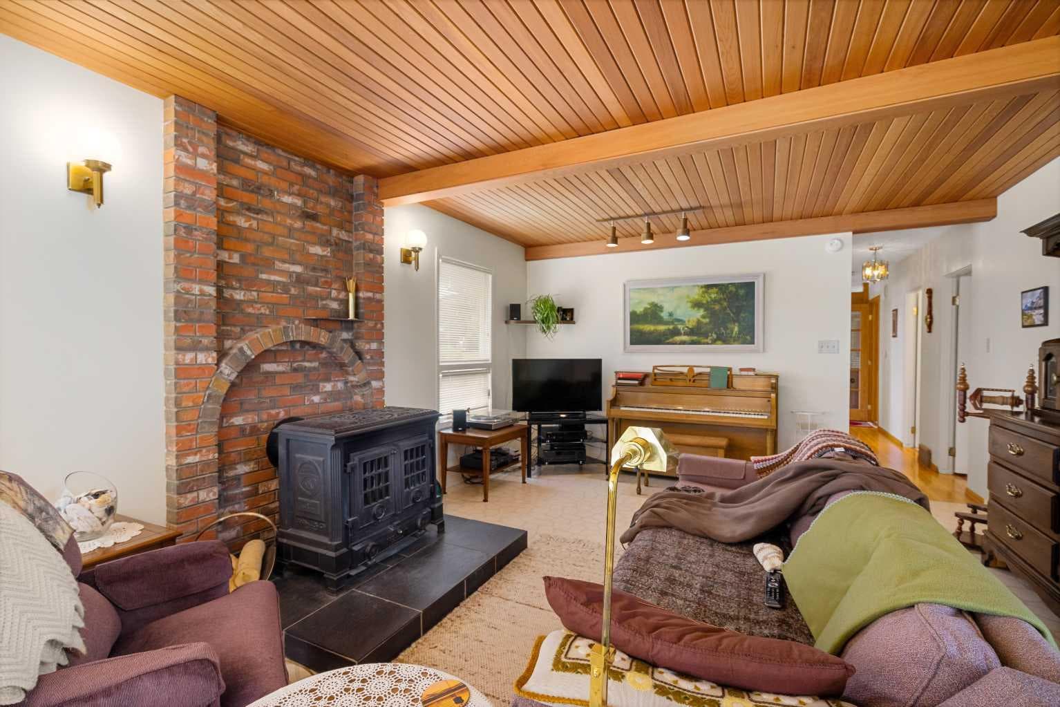 40 Thornlee Crescent NW