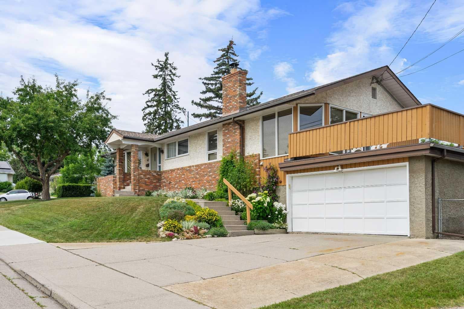 40 Thornlee Crescent NW