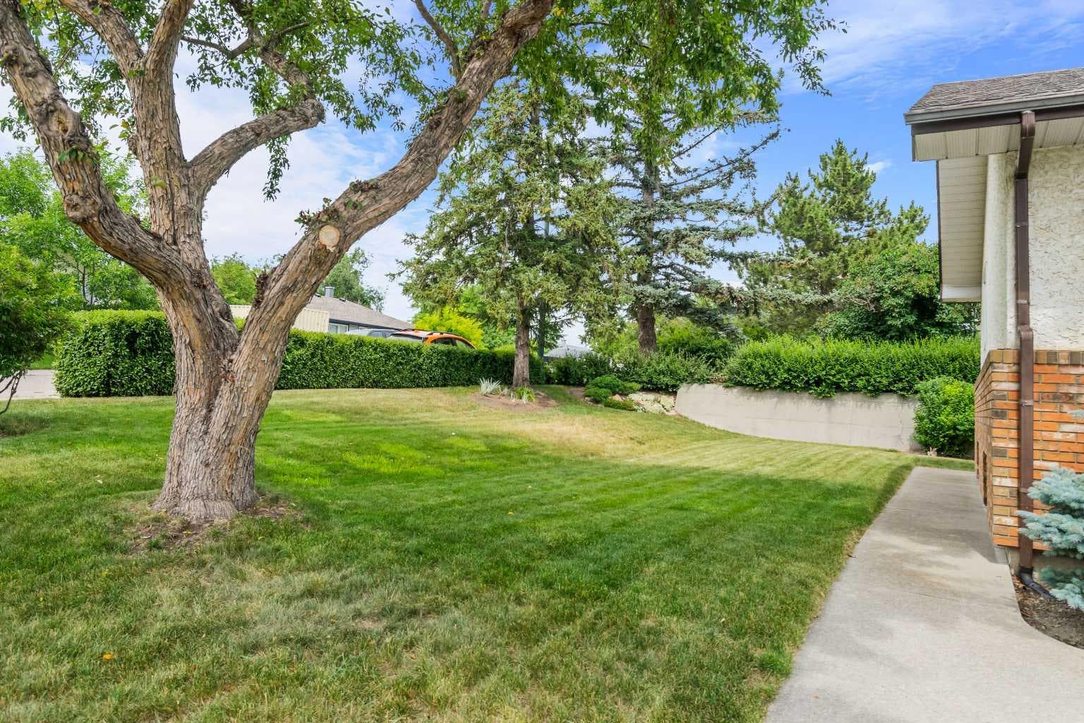 40 Thornlee Crescent NW
