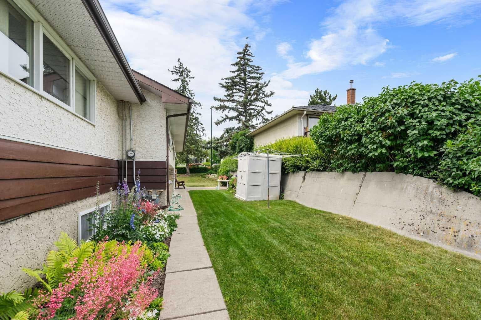 40 Thornlee Crescent NW