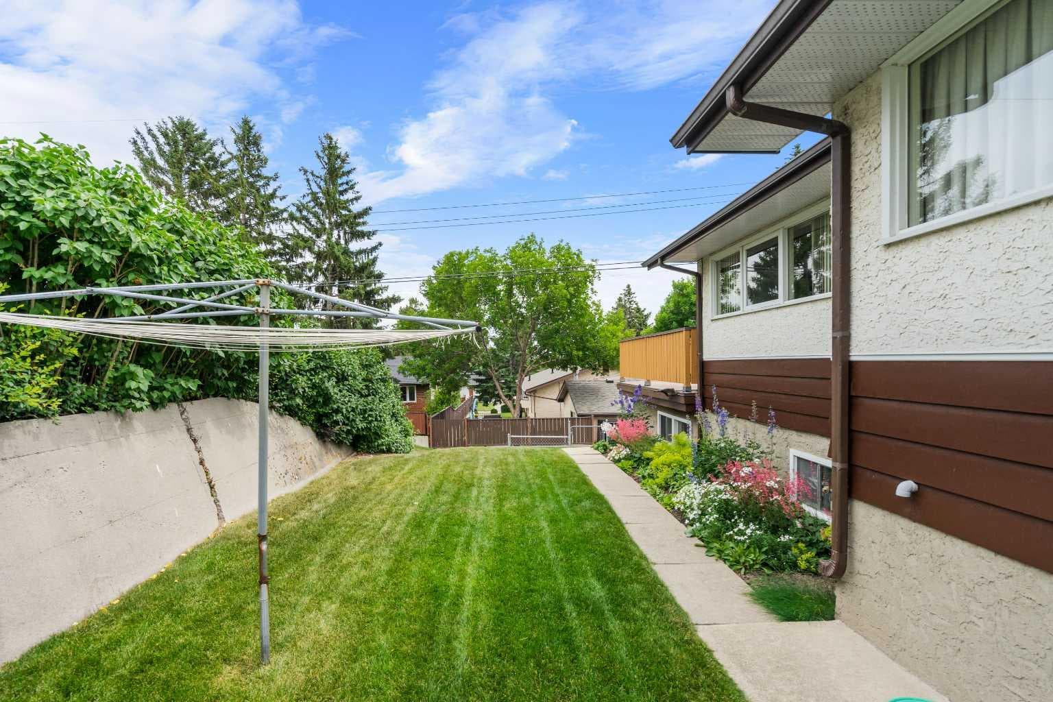 40 Thornlee Crescent NW