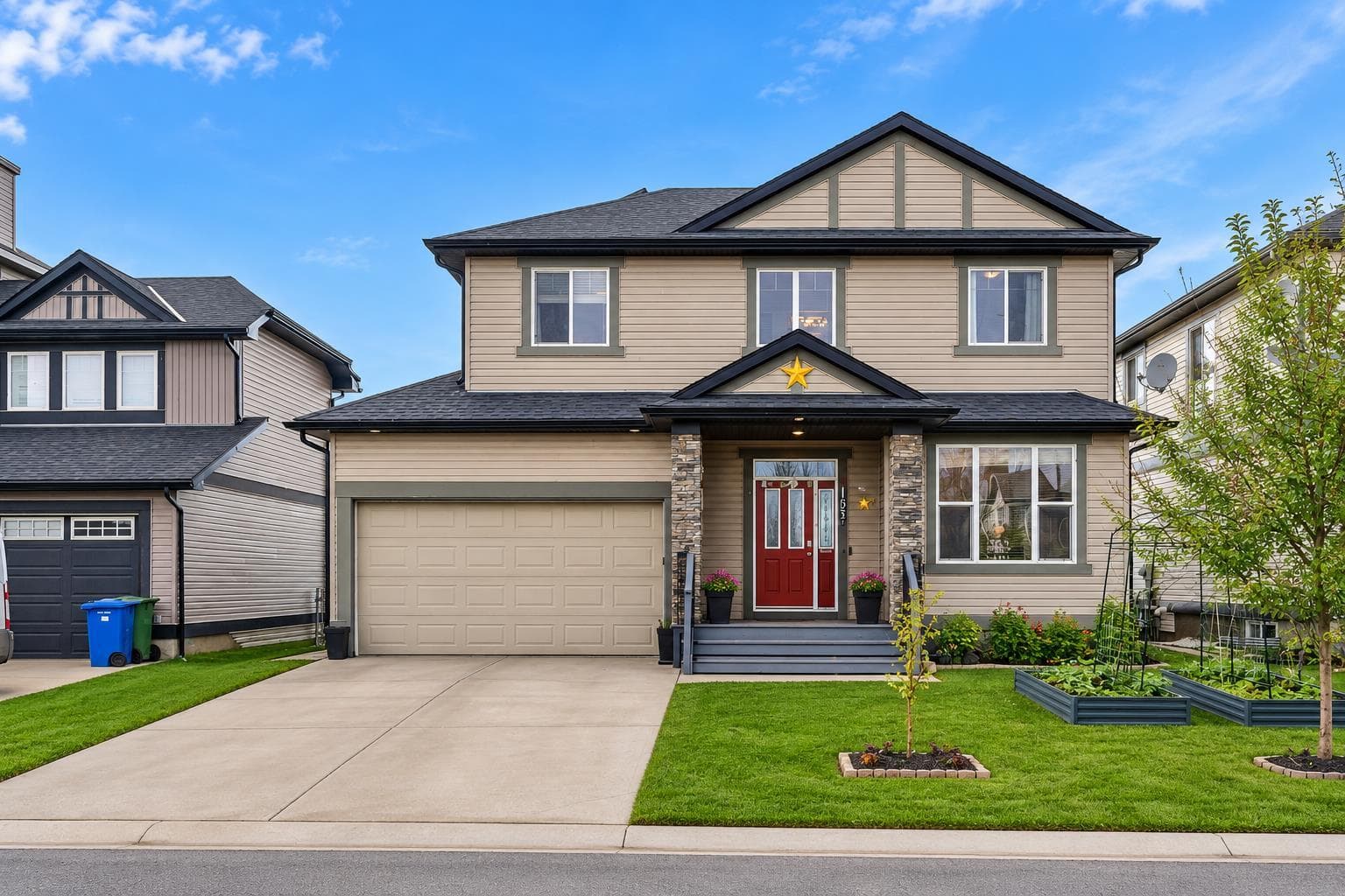 156 Bishop Crescent NW
