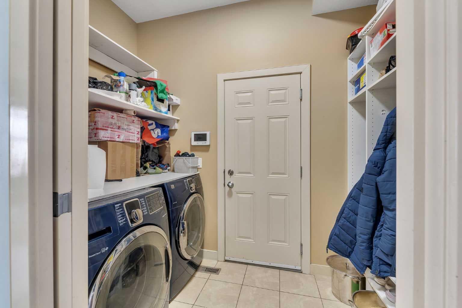 156 Bishop Crescent NW