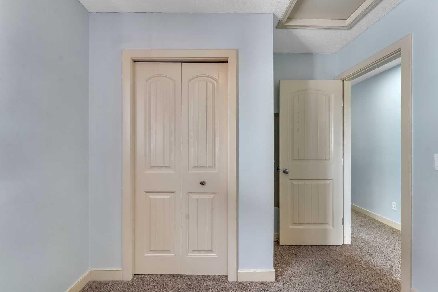 156 Bishop Crescent NW