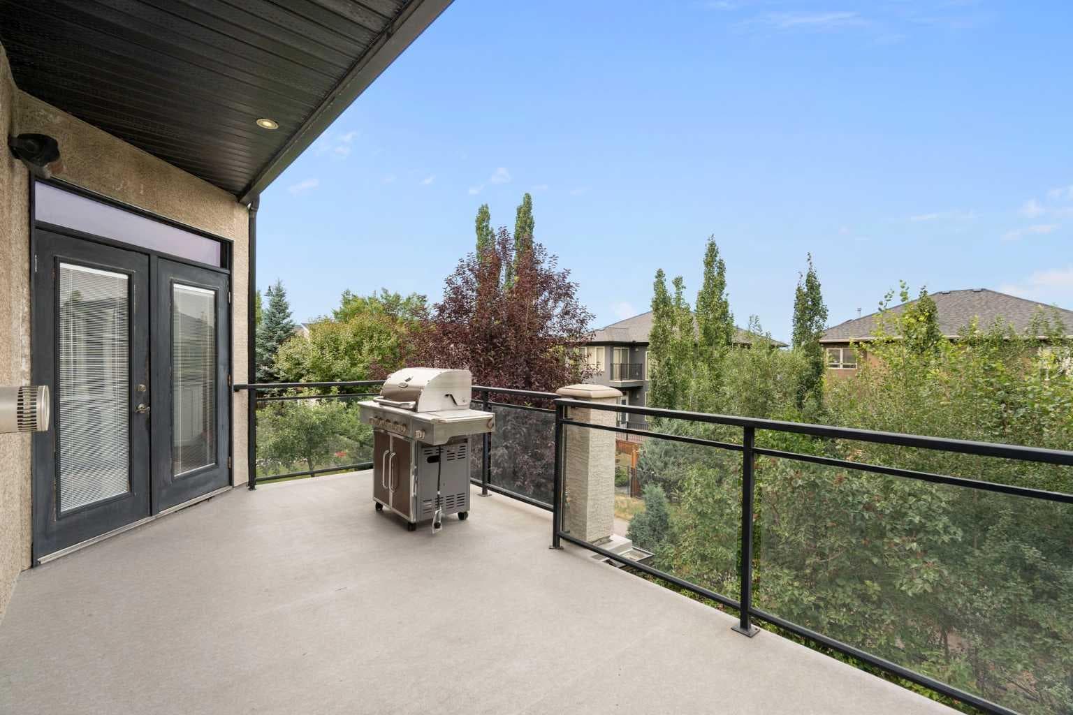 8 Coulee Park SW