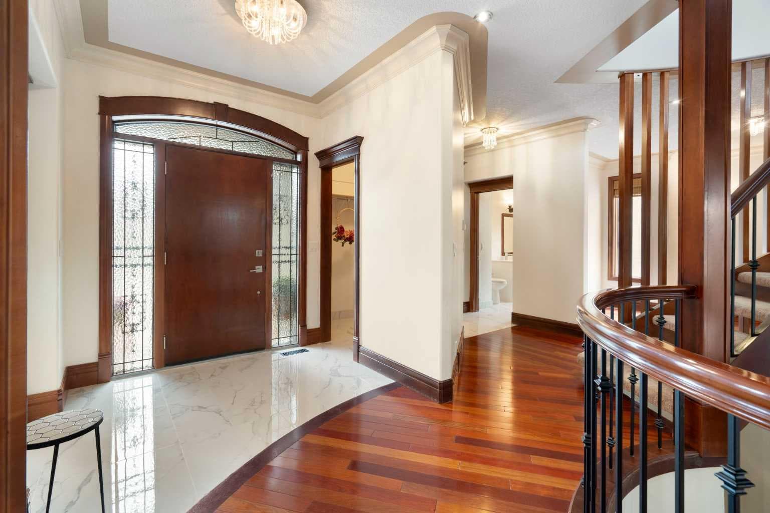 8 Coulee Park SW