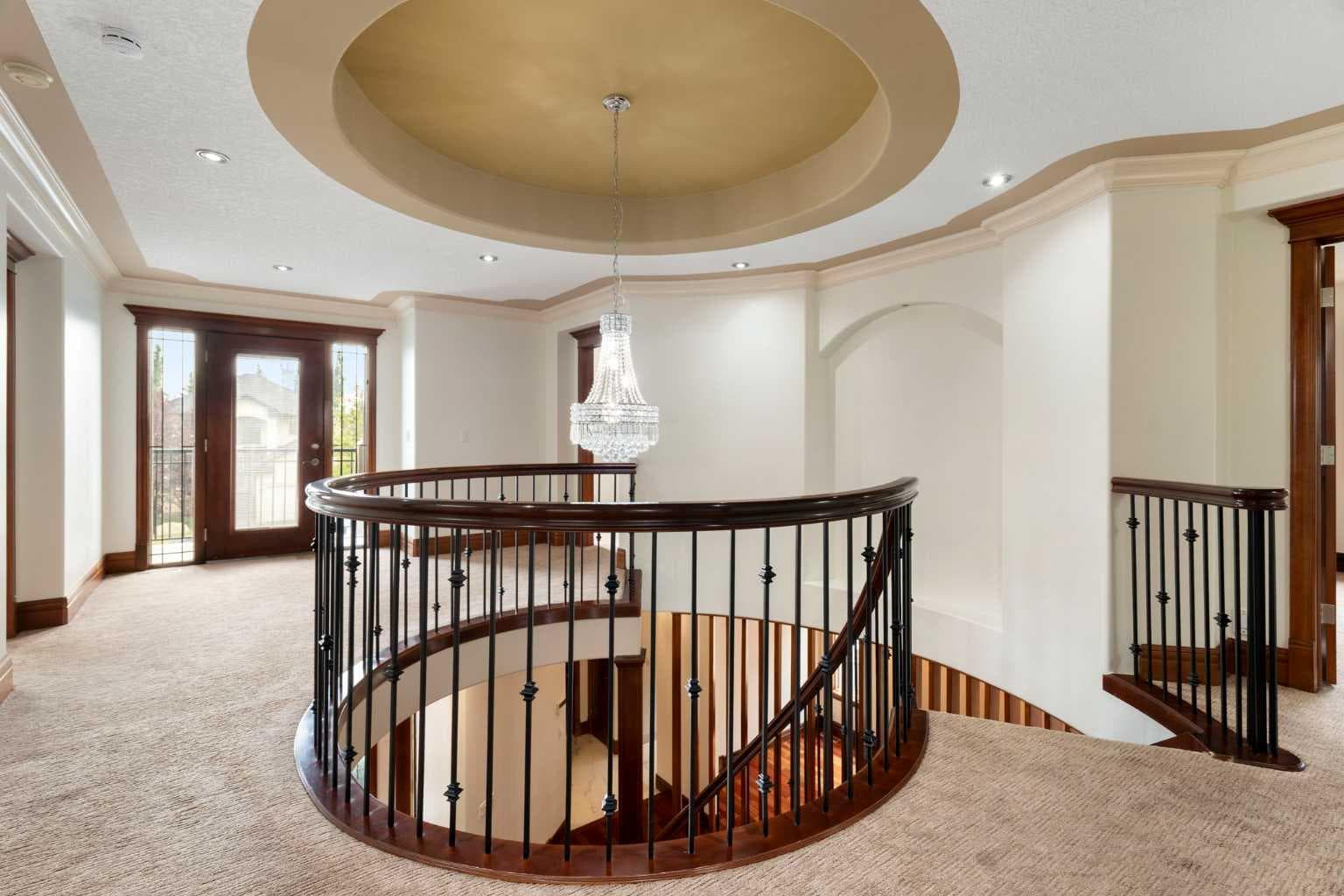 8 Coulee Park SW
