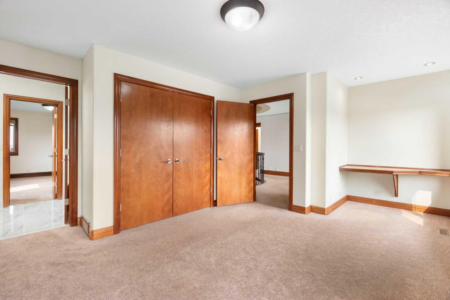 8 Coulee Park SW