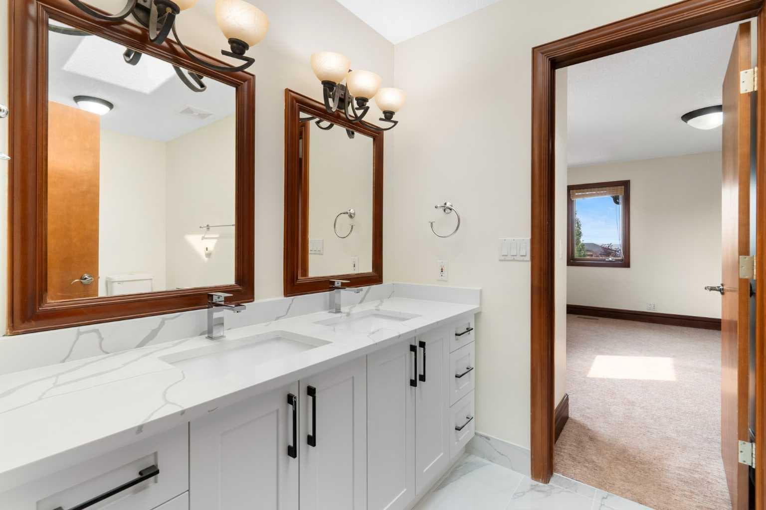 8 Coulee Park SW