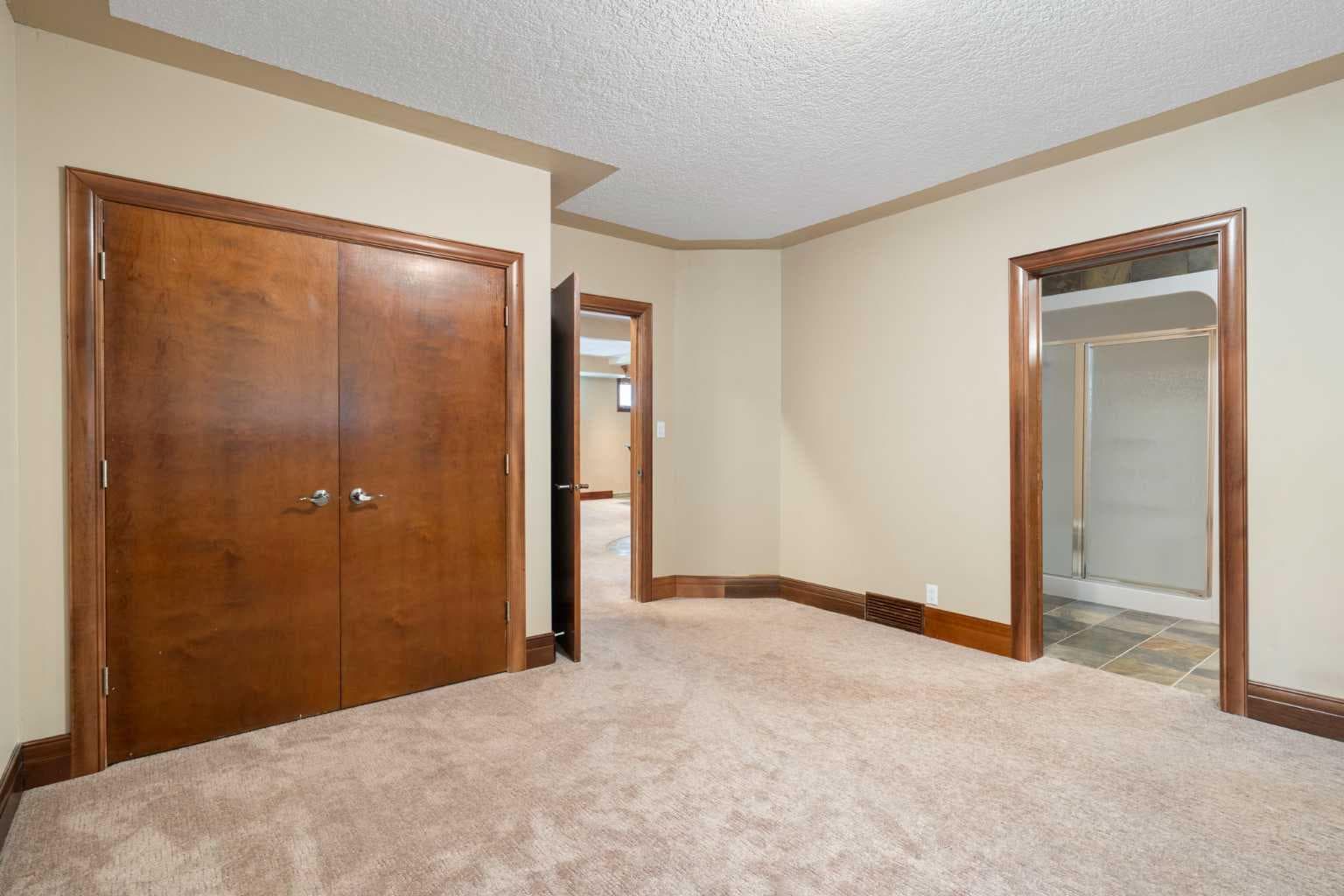 8 Coulee Park SW
