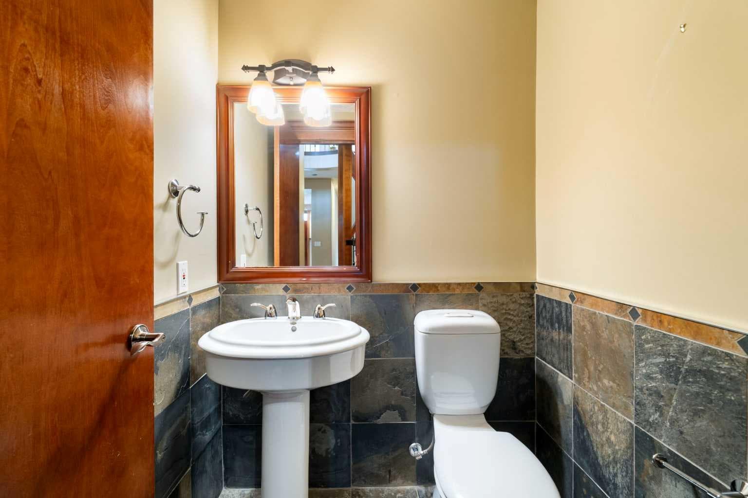 8 Coulee Park SW