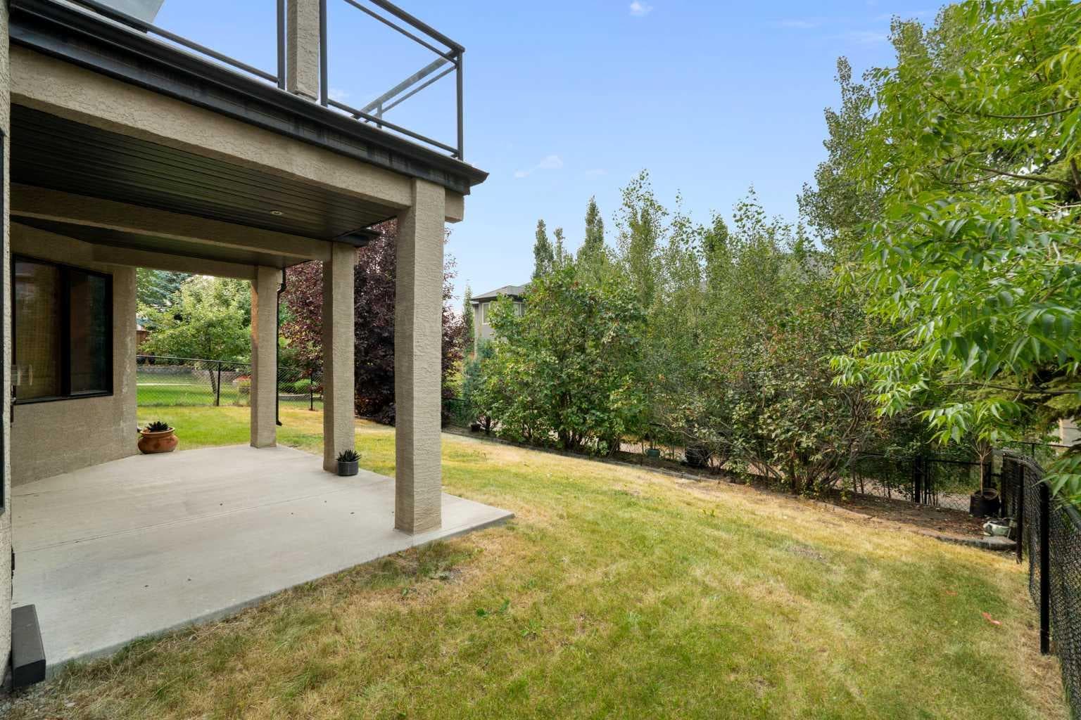 8 Coulee Park SW