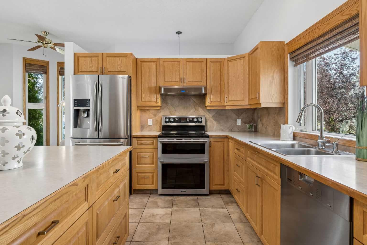 246 Mt Lorette Place SE