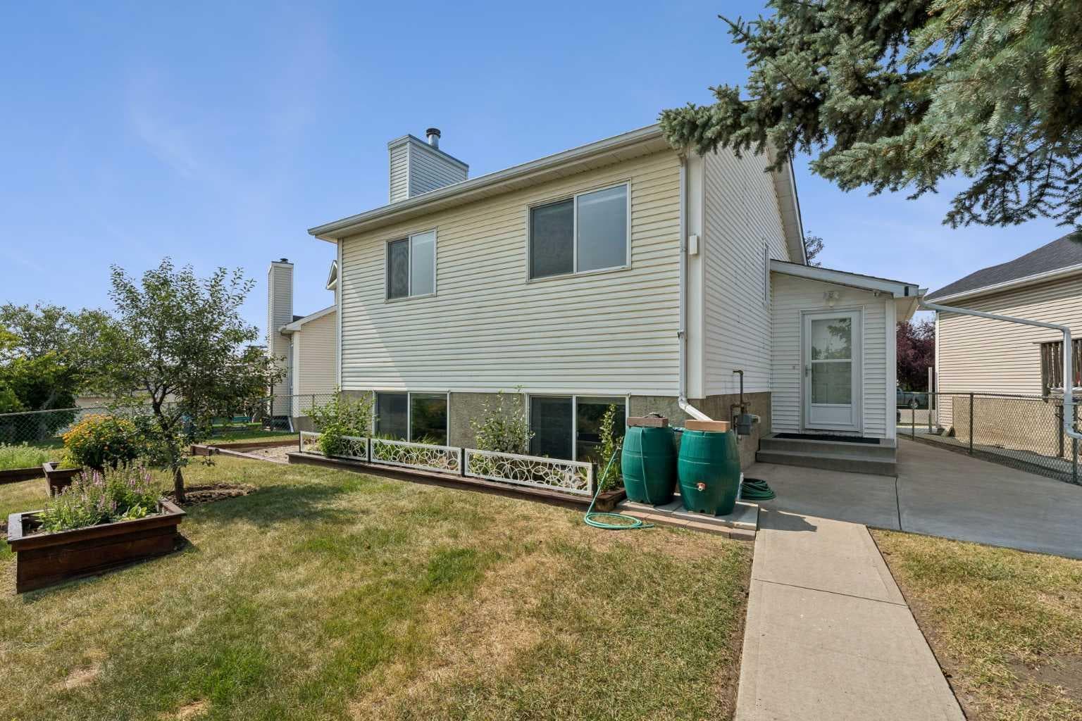 246 Mt Lorette Place SE