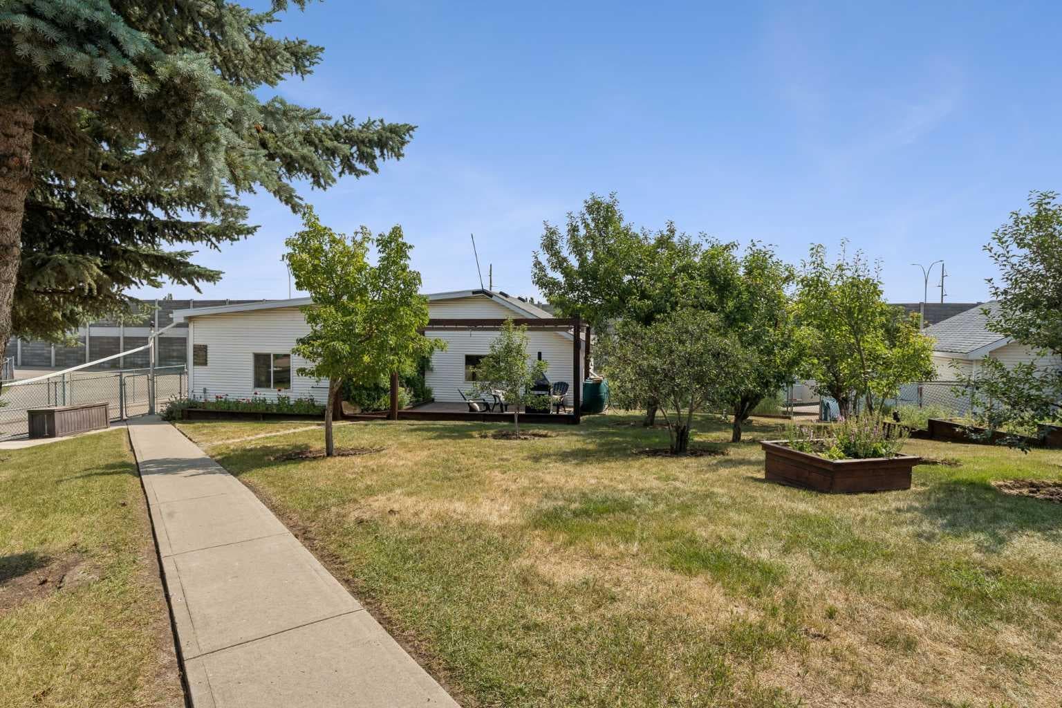 246 Mt Lorette Place SE