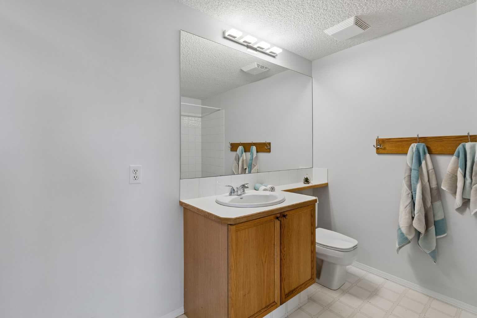 246 Mt Lorette Place SE