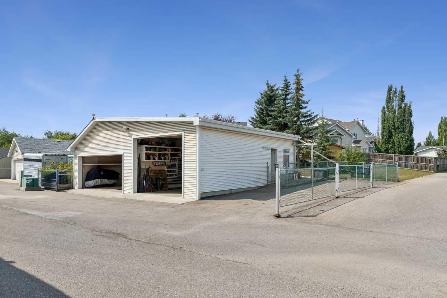 246 Mt Lorette Place SE