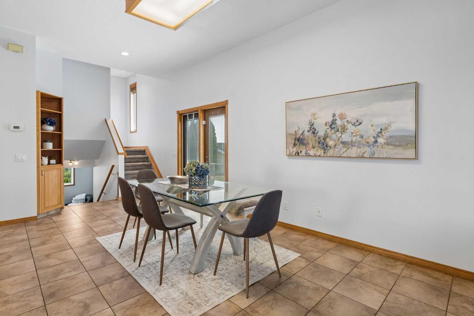 246 Mt Lorette Place SE