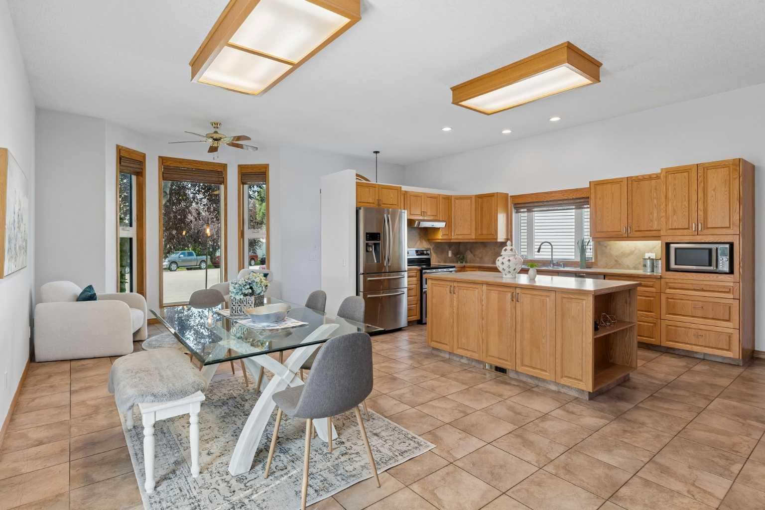 246 Mt Lorette Place SE