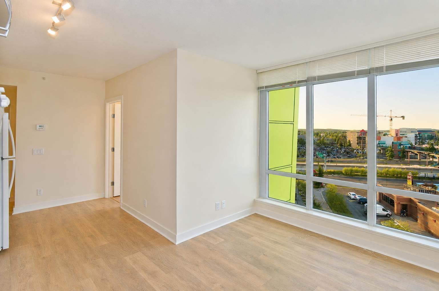 713, 30 Brentwood Common NW