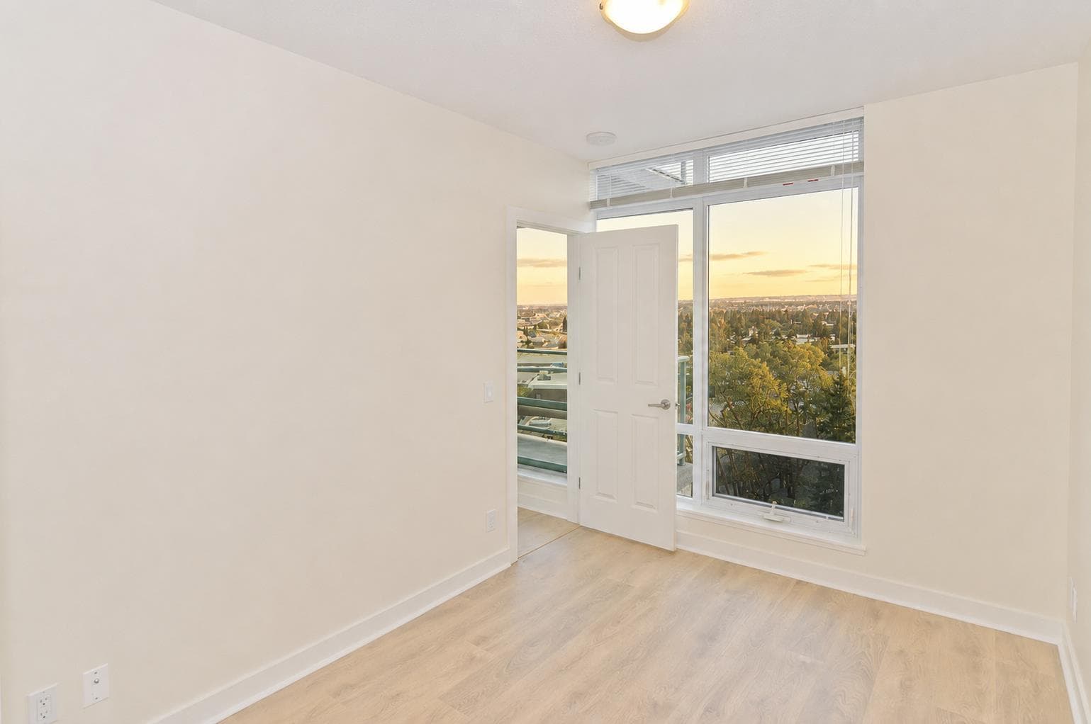 713, 30 Brentwood Common NW