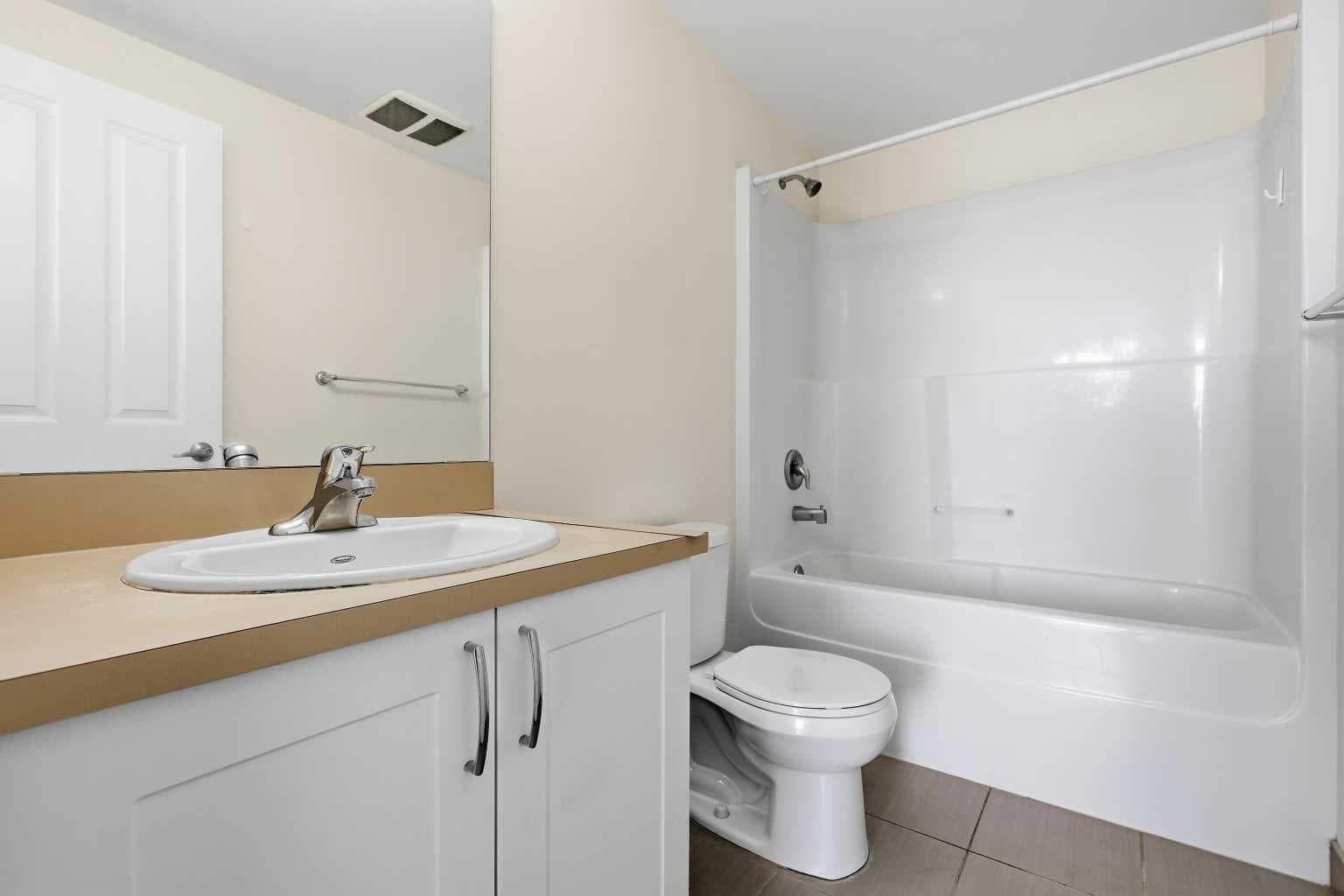 713, 30 Brentwood Common NW