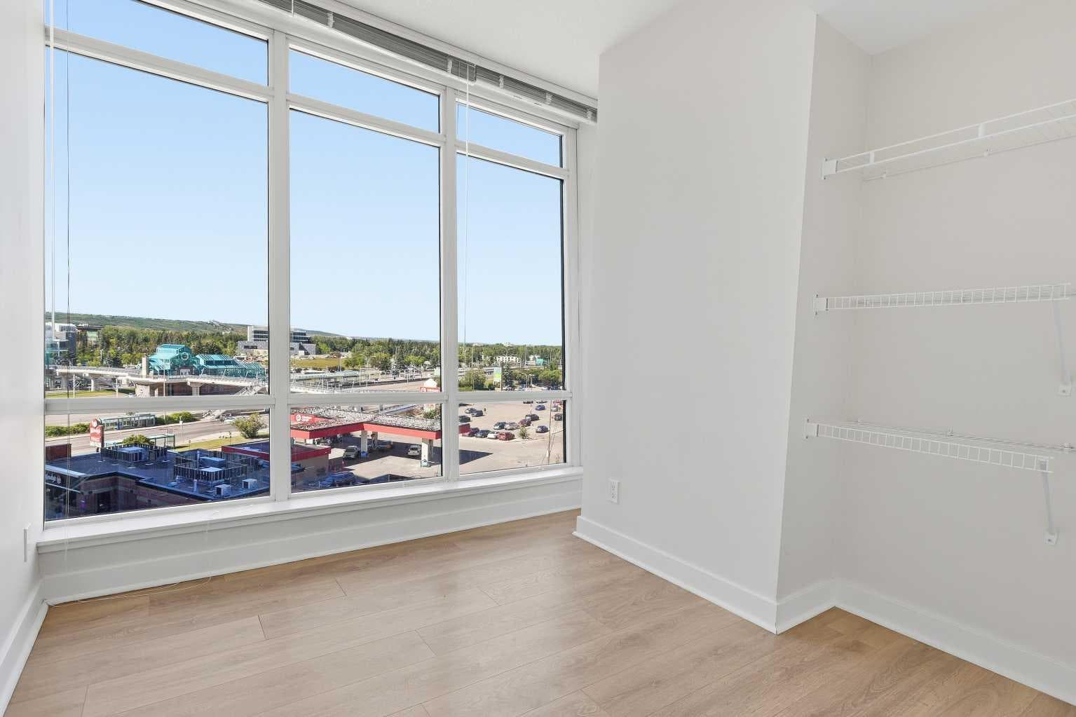 713, 30 Brentwood Common NW