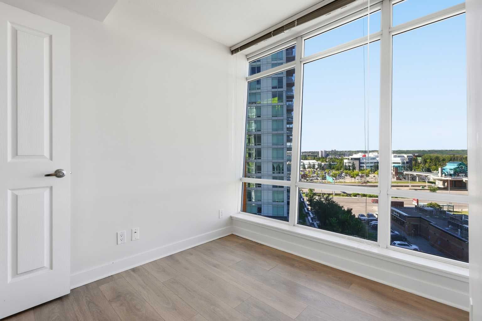 713, 30 Brentwood Common NW