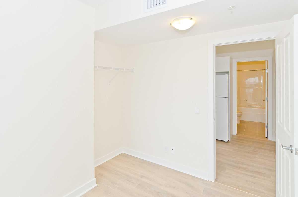 713, 30 Brentwood Common NW