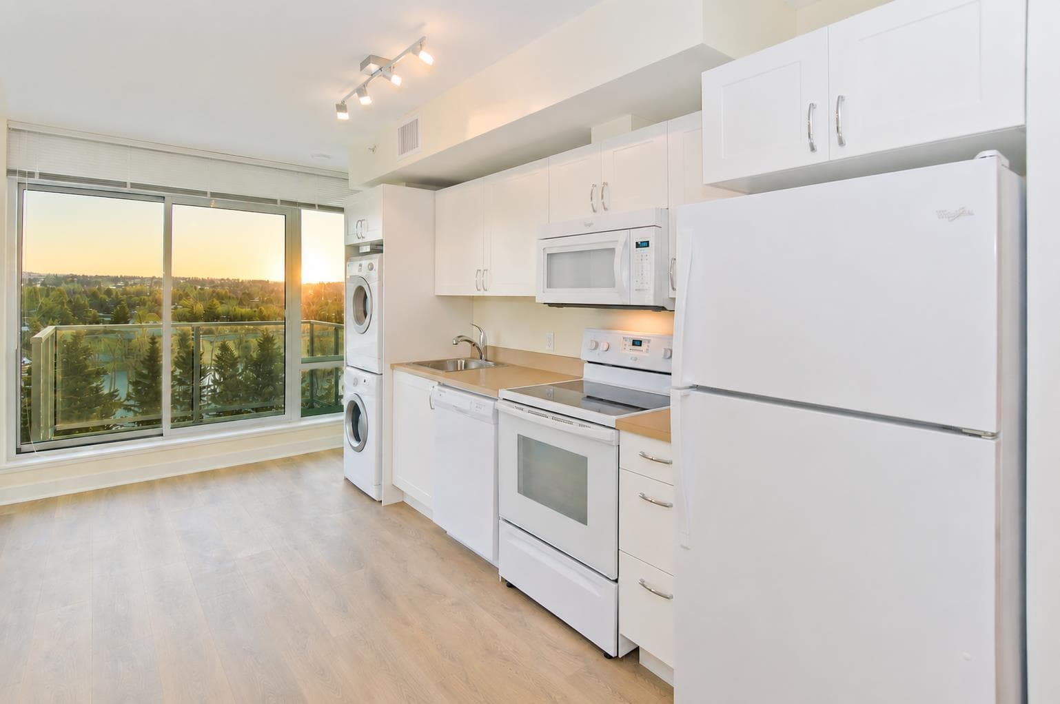 713, 30 Brentwood Common NW